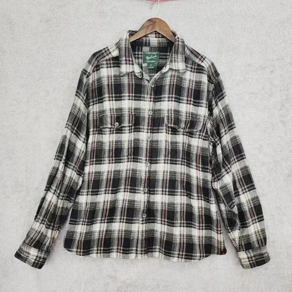 Woolrich Men's Black & White Plaid Flannel Button-Up Shirt XL, 12CT - Picture 1 of 6